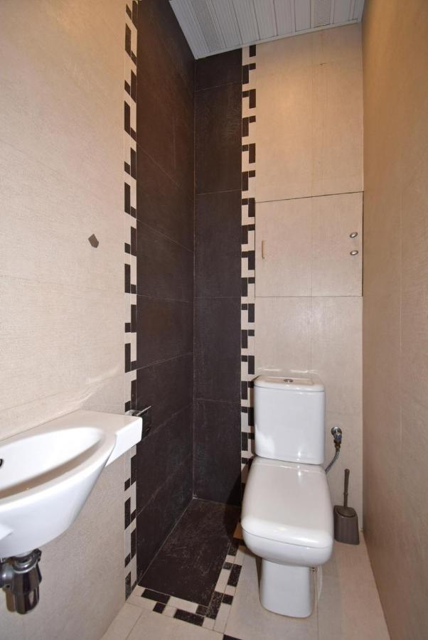 Прекрасная 4-Ех Комнатная Квартира В Самом Центре Yerevan Exterior foto